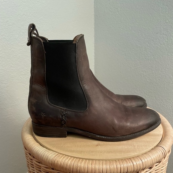 Frye Chelsea boot - Picture 2 of 5
